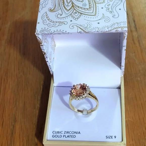 Gorgeous Ring - Picture 3 of 3